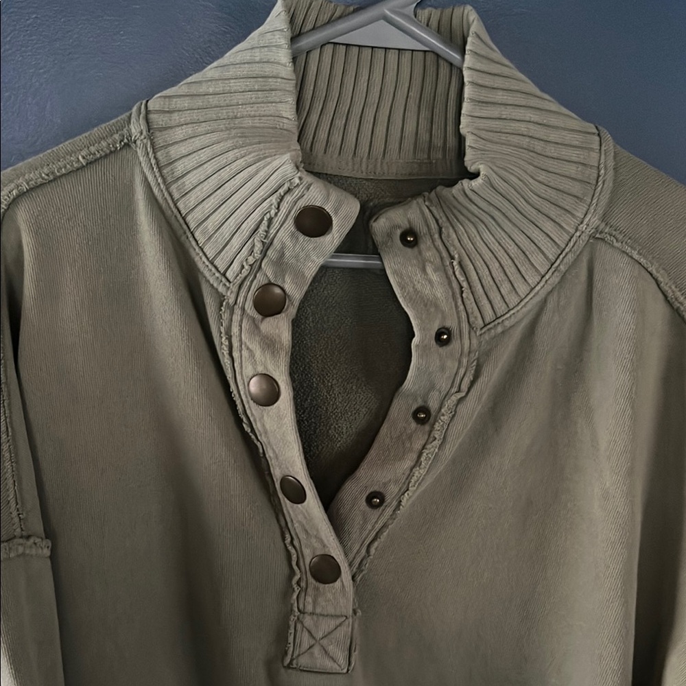 Olive Green Ribbed Pullover Sweater - Picture 4 of 4